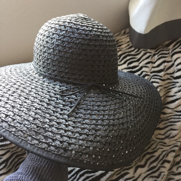 H&M Sun Hat - Picture 2 of 3